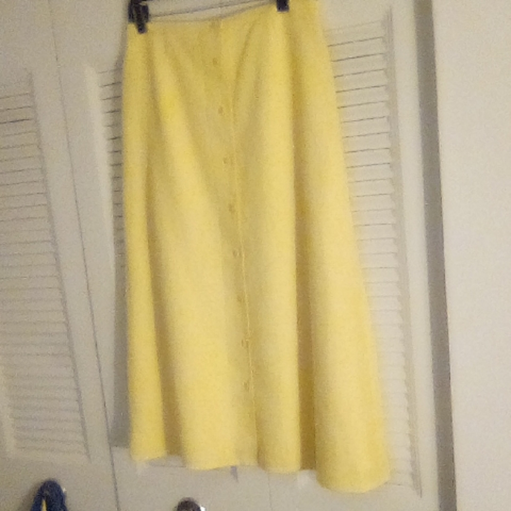 Elegant Yellow Skirt